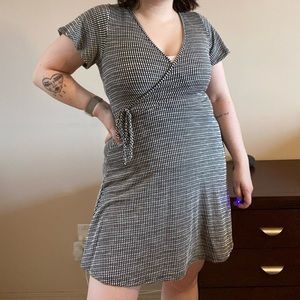 caution to the wind black&white patterned wrap dress